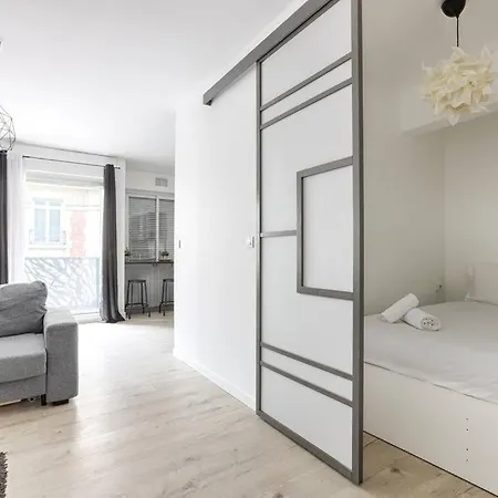 Apartment Champs Elysees Haussmann Charming 1br Paris